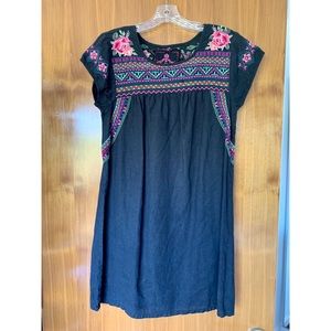 Johnny Was Linen Navy Embroidered Dress size S